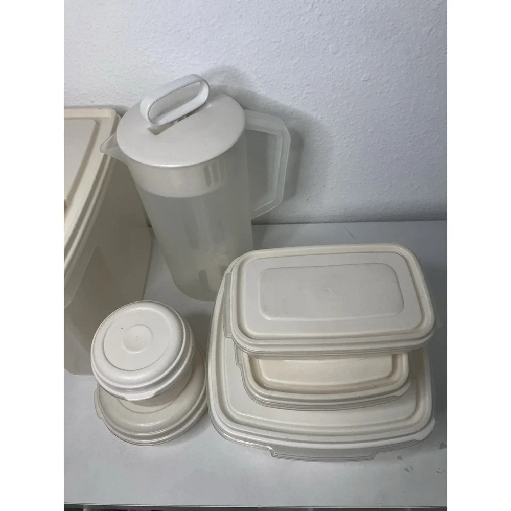 VTG Set Of 9 (+lids) Rubbermaid Servin Saver Food Containers Almond Lids